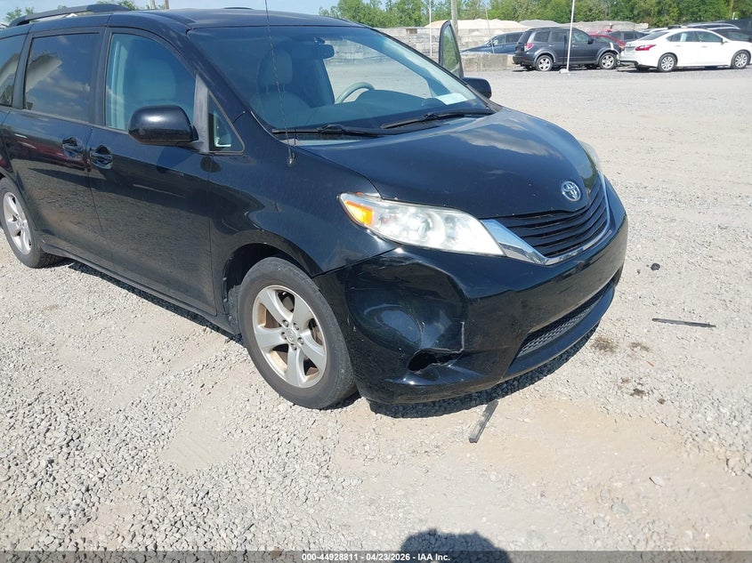 2014 TOYOTA SIENNA VAN 3.5L V-6 DOHC, VVT, 266HP