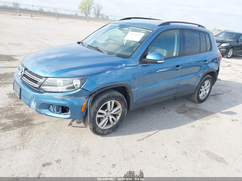 2017 Volkswagen Tiguan WVGBV7AX0HK037608 photo 1