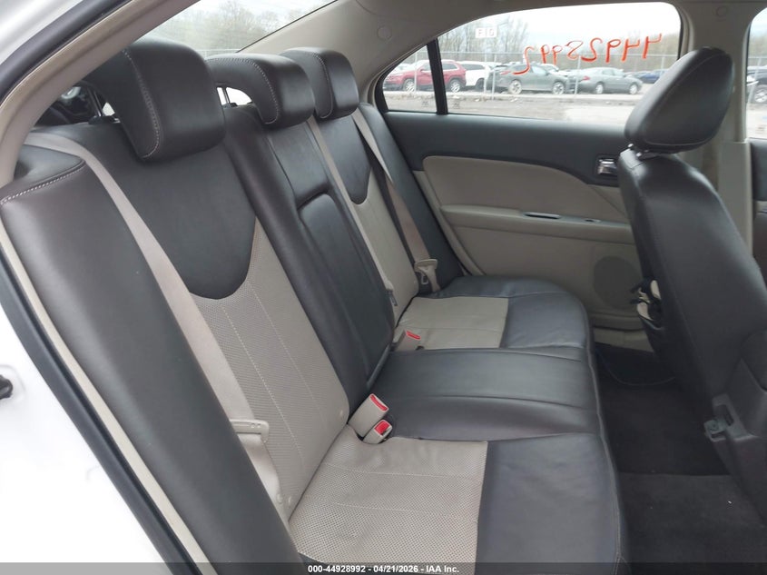 2010 Mercury Milan Hybrid VIN: 3MEDM0L33AR615931 Lot: 44928992