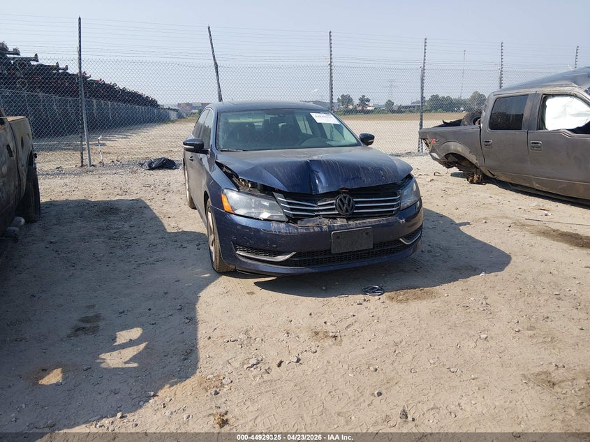 2013 VOLKSWAGEN PASSAT 2.5L SE