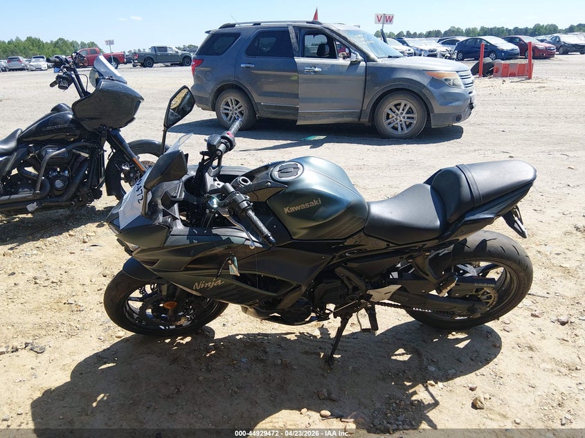 2025 Kawasaki Ex650 P VIN: ML5EXEP15SDAF8932 Lot: 44929472