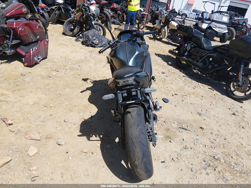 2025 Kawasaki Ex650 P VIN: ML5EXEP15SDAF8932 Lot: 44929472