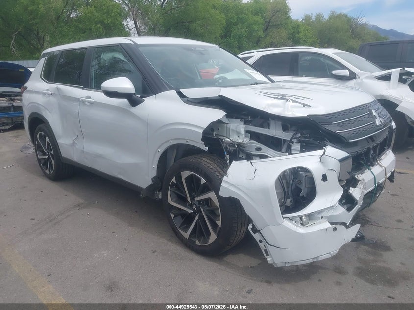 2024 MITSUBISHI OUTLANDER auction photo 1
