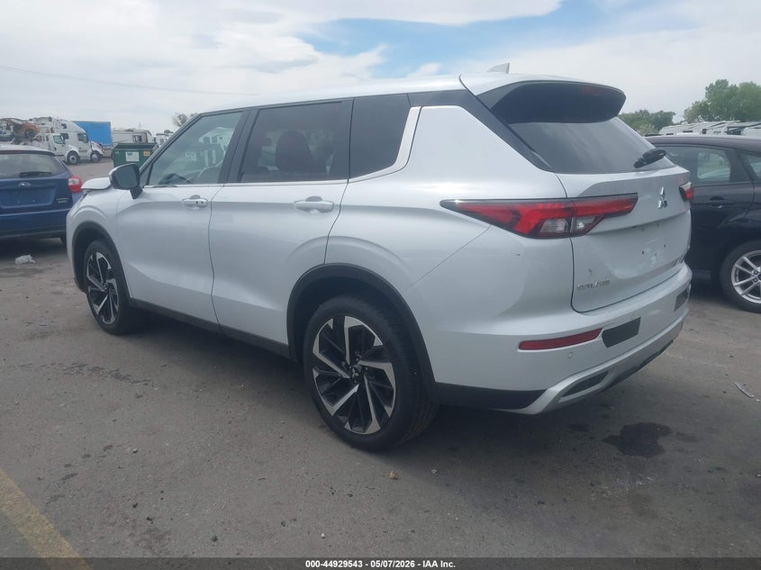 2024 MITSUBISHI OUTLANDER auction photo 3