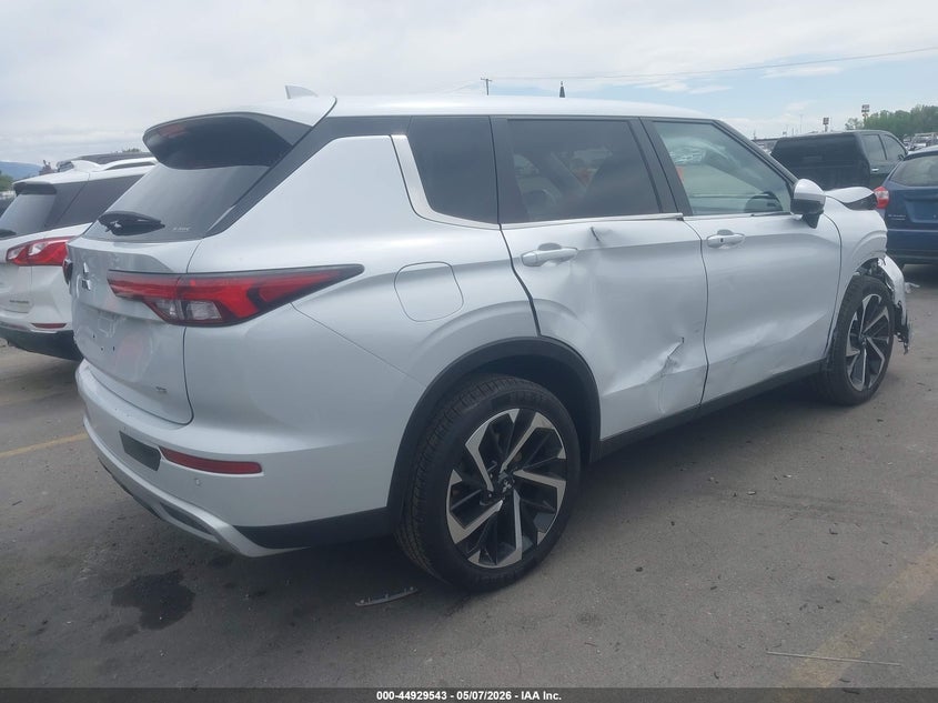 2024 MITSUBISHI OUTLANDER auction photo 4
