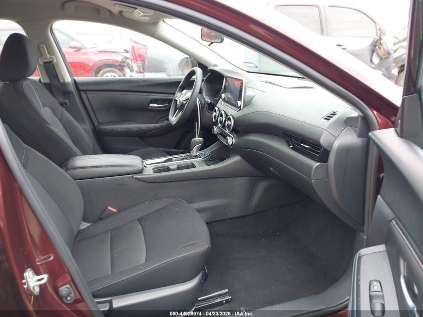 2025 NISSAN SENTRA auction photo 5