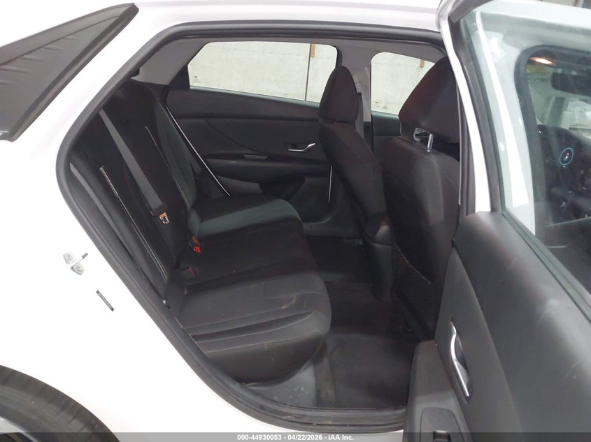 VIN 5NPLN4AG6NH055807 2022 HYUNDAI ELANTRA SEL