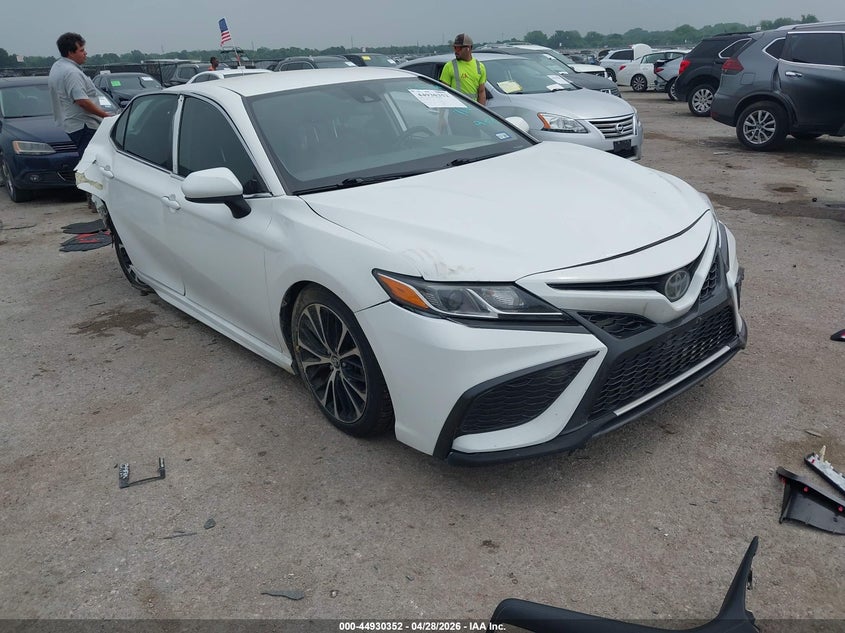 2019 TOYOTA CAMRY SE