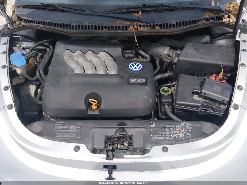 2002 VOLKSWAGEN BEETLE HATCHBACK 2.0L I-4 115HP