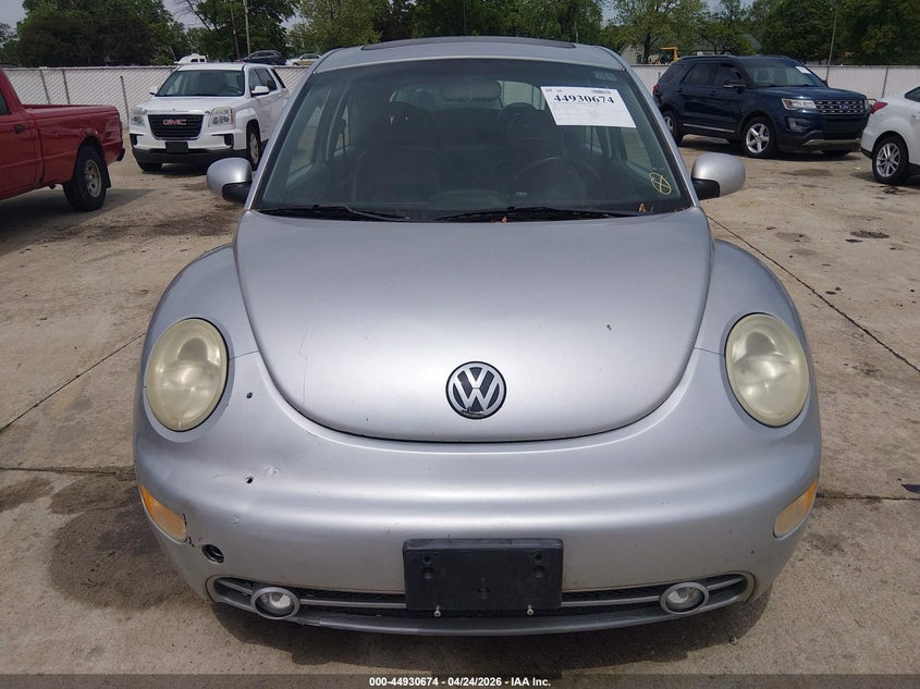 2002 VOLKSWAGEN BEETLE HATCHBACK 2.0L I-4 115HP