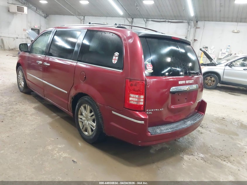 2010 Chrysler Town & Country New Limited