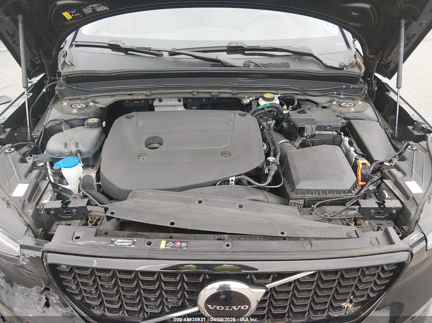 2024 Volvo Xc40 B5 Core Dark Theme VIN: YV4L12UK1R2311095 Lot: 44930931
