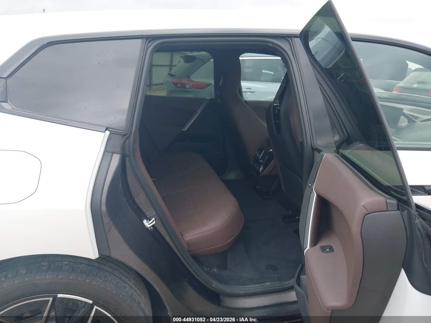 2025 BMW Ix xDrive50 VIN: WB523CF09SCU70646 Lot: 44931052
