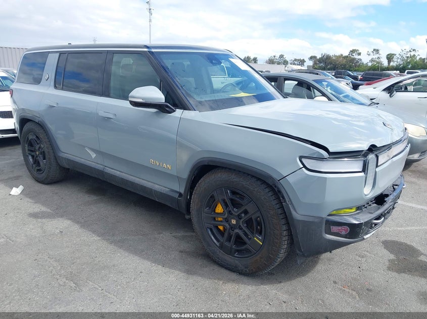 2023 Rivian R1S Adventure