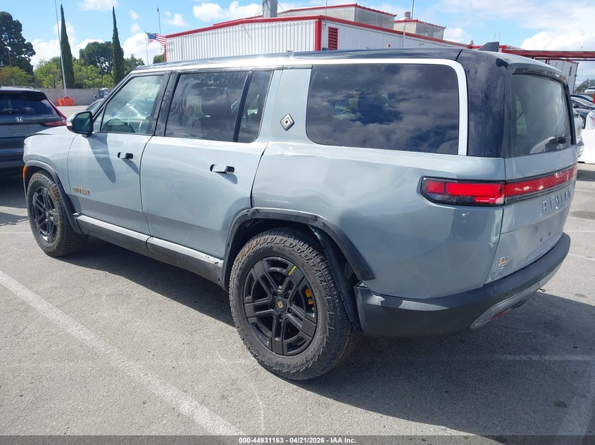 2023 Rivian R1S Adventure