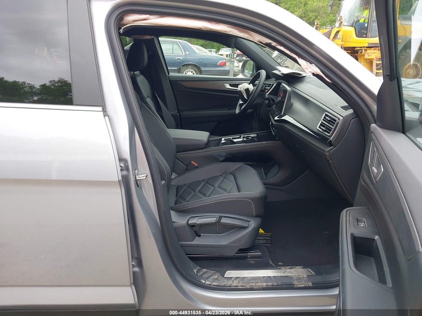 2026 Volkswagen Atlas Cross Sport Se With Technology