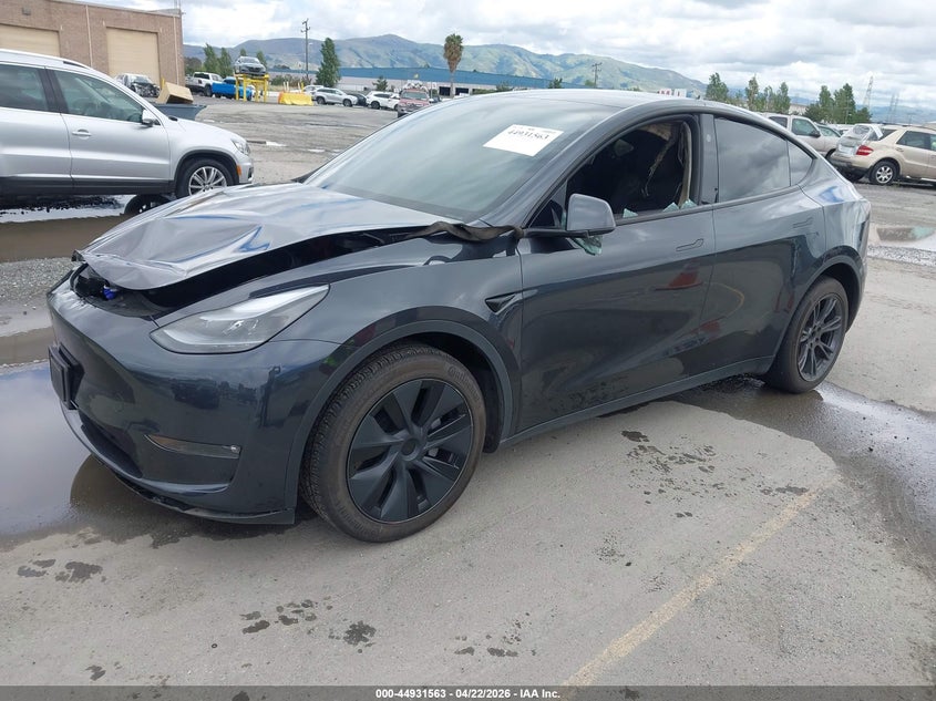 2025 Tesla Model Y Long Range Dual Motor All-Wheel Drive 7SAYGDEE9SF295469 photo 1