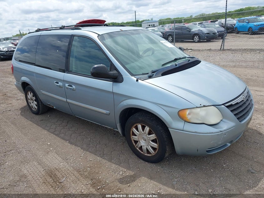 2005 Chrysler Town & Country Touring