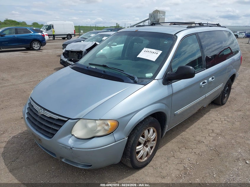 2005 Chrysler Town & Country Touring