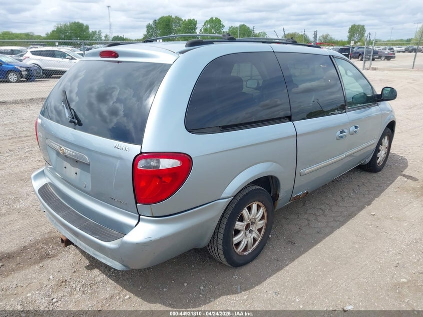 2005 Chrysler Town & Country Touring
