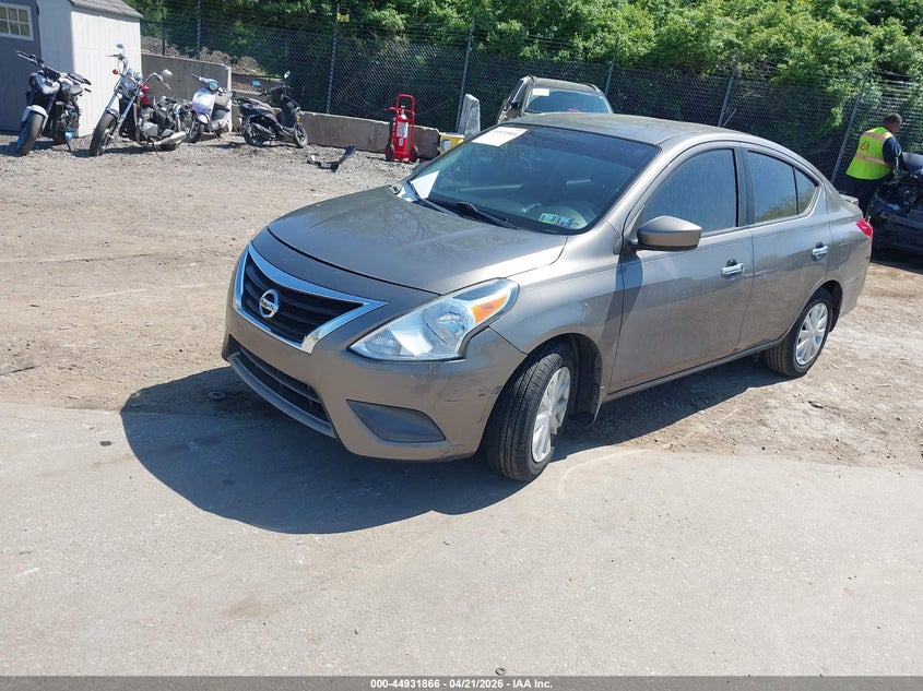 2015 Nissan Versa 1.6 Sv