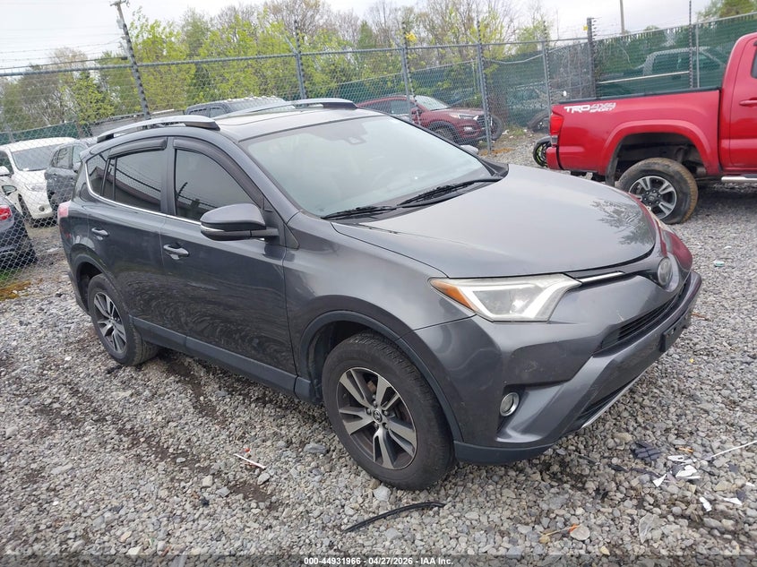 TOYOTA RAV4 2017. Lot# 44931966. VIN JTMRFREV3HD198768. Photo 1