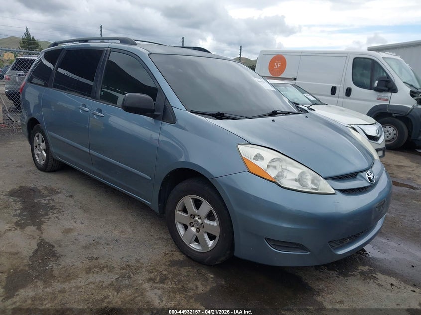 2006 TOYOTA SIENNA LE