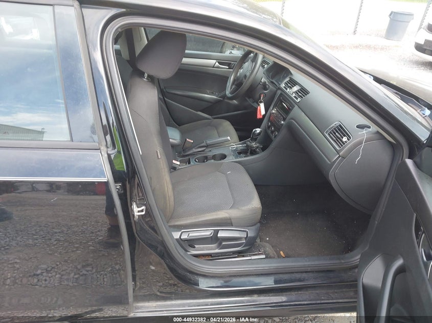 2015 Volkswagen Passat 1.8T S