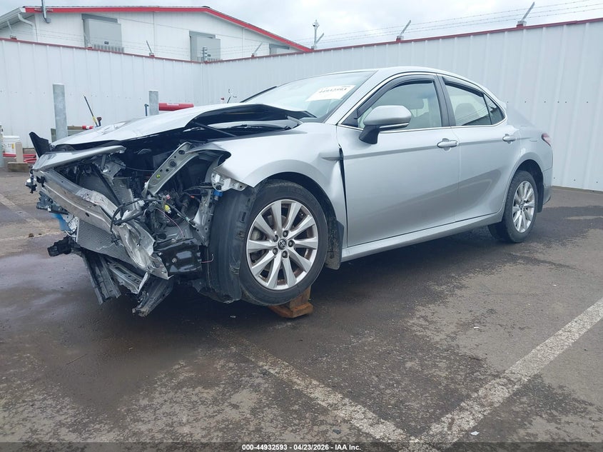 2018 Toyota Camry Le JTNB11HK3J3049240 photo 1