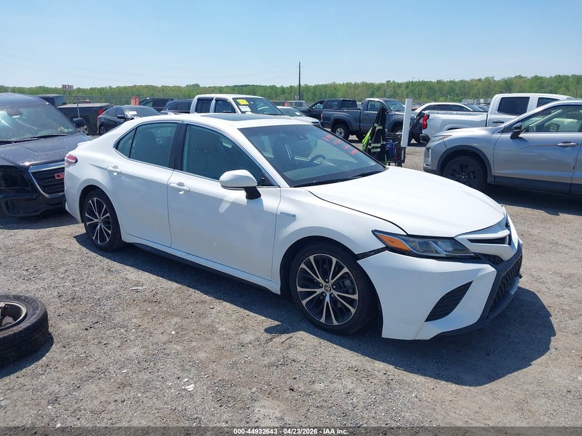 2020 TOYOTA CAMRY SE HYBRID
