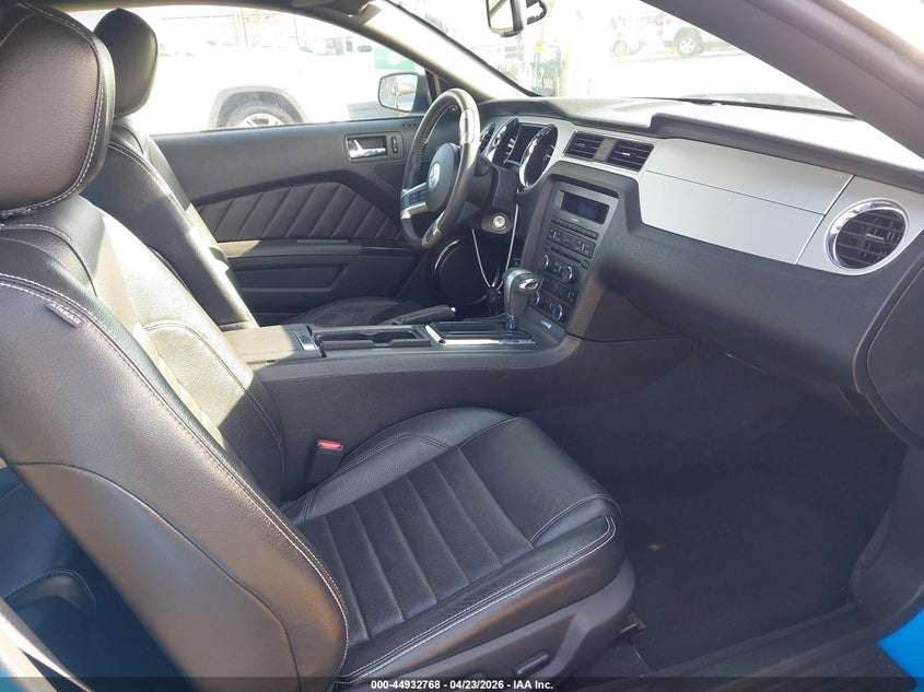 2010 Ford Mustang V6/V6 Premium