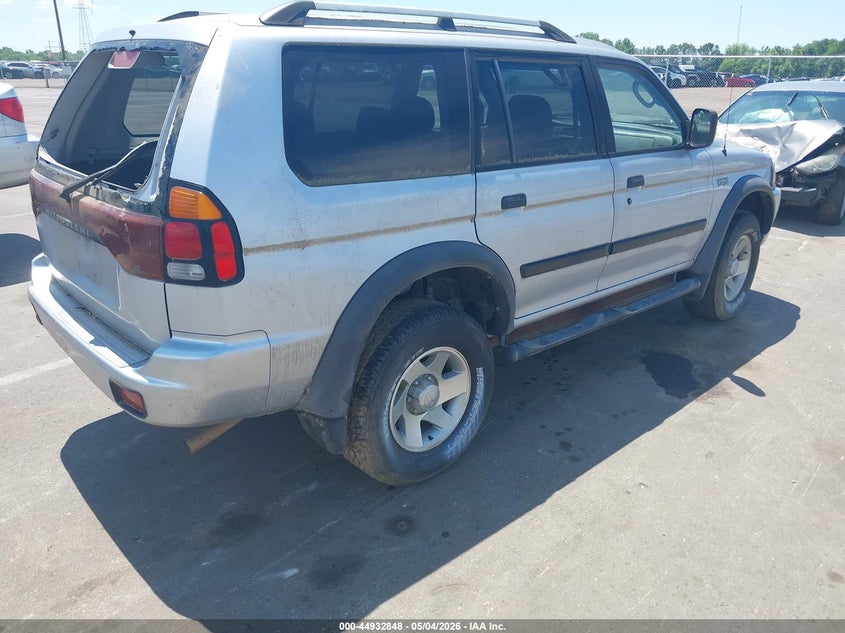 2004 MITSUBISHI MONTERO SPORT auction photo 4