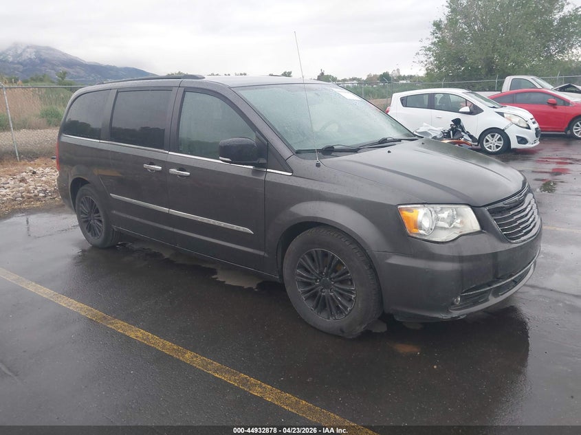 2015 Chrysler Town & Country Touring-L