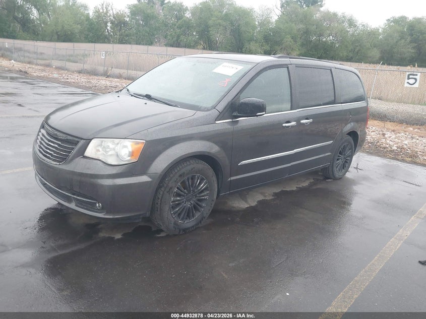 2015 Chrysler Town & Country Touring-L