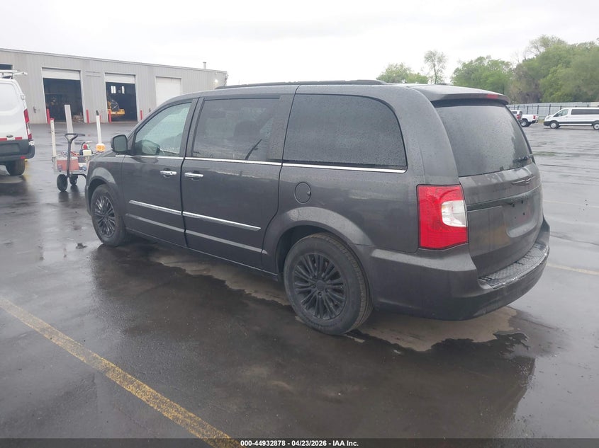 2015 Chrysler Town & Country Touring-L