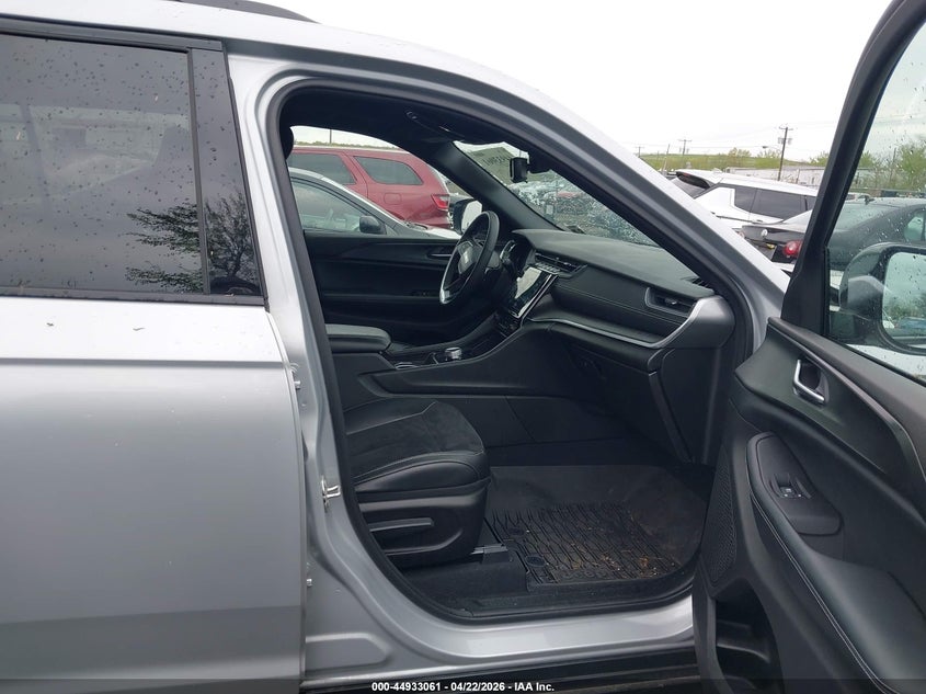 2024 JEEP GRAND CHEROKEE L auction photo 5