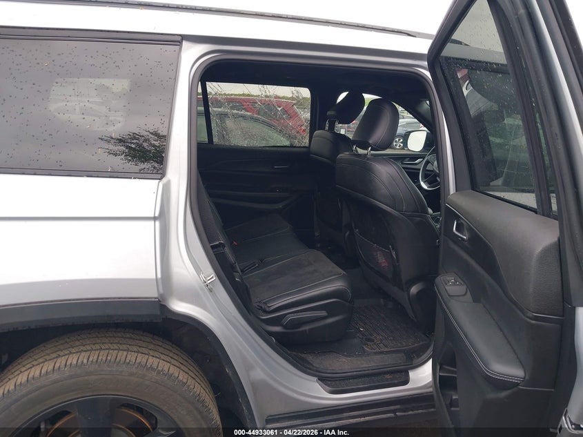 2024 JEEP GRAND CHEROKEE L auction photo 8