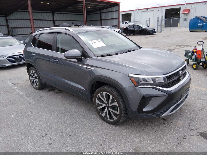 2022 VOLKSWAGEN TAOS auction photo 1