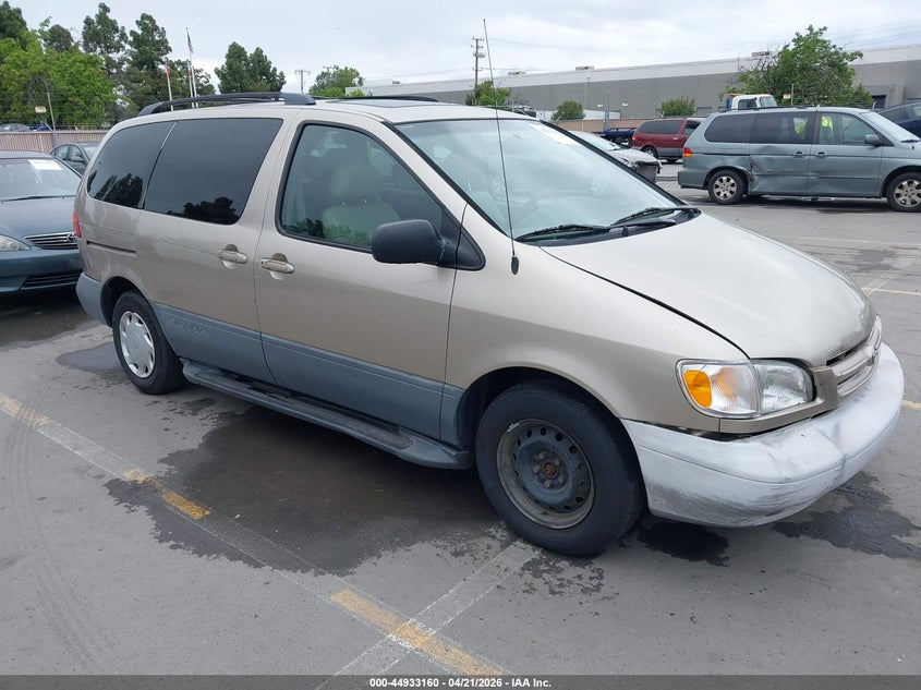 2000 Toyota Sienna Le