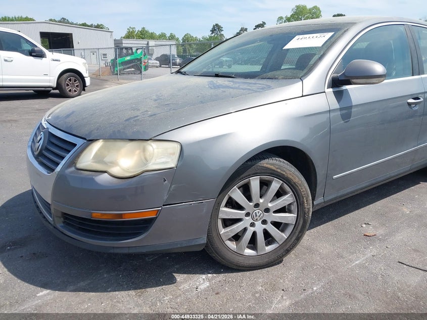 2008 Volkswagen Passat Turbo VIN: WVWJK73C98E180168 Lot: 44933325
