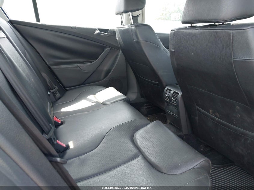 2008 Volkswagen Passat Turbo VIN: WVWJK73C98E180168 Lot: 44933325