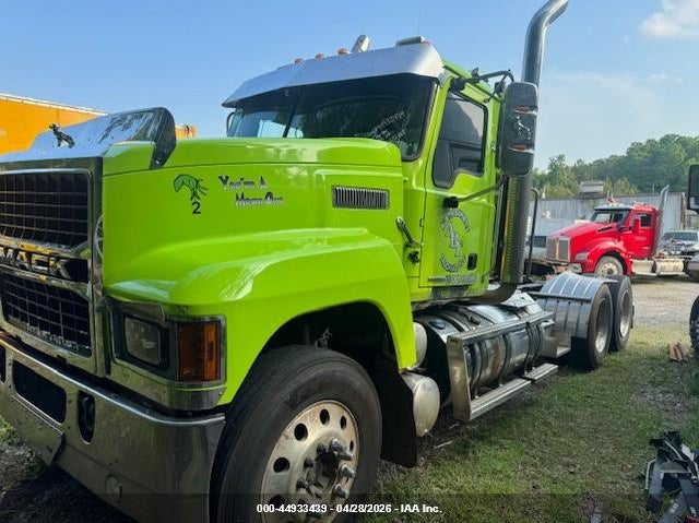 2022 MACK PINNACLE auction photo 2
