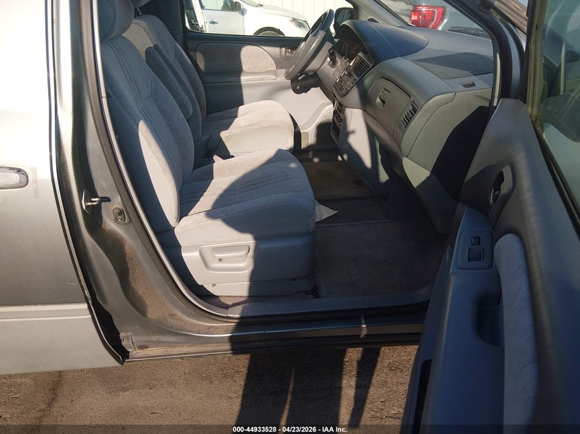 1998 Toyota Sienna Le