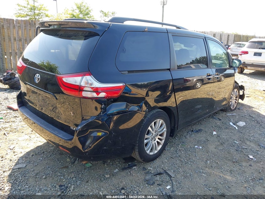 2016 Toyota Sienna Xle 8 Passenger