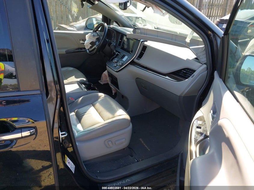 2016 Toyota Sienna Xle 8 Passenger