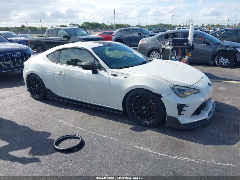 Vin: jf1znaa10d2724972, lot: 45431090, scion fr-s 2013 img_1