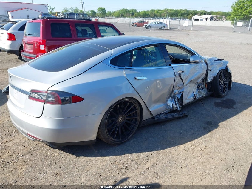 2013 Tesla Model S Performance