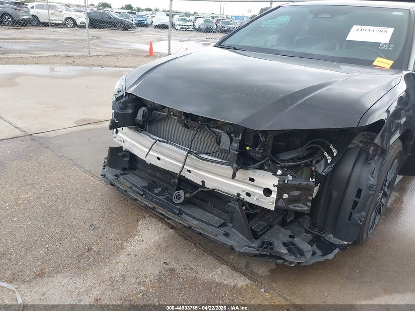 2025 TOYOTA CAMRY auction photo 6