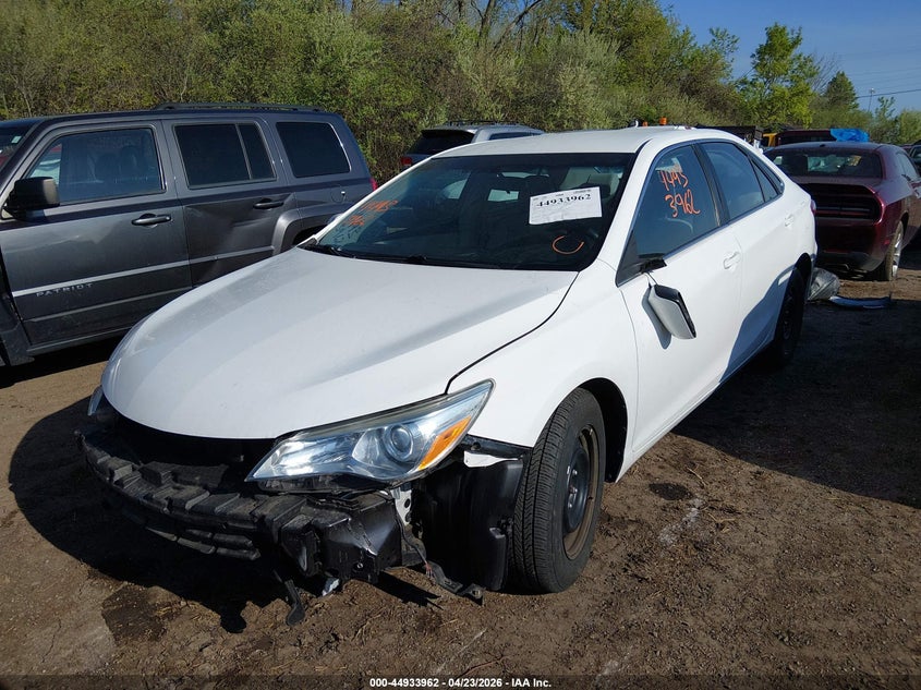 2017 Toyota Camry Le 4T1BF1FK2HU307966 photo 1