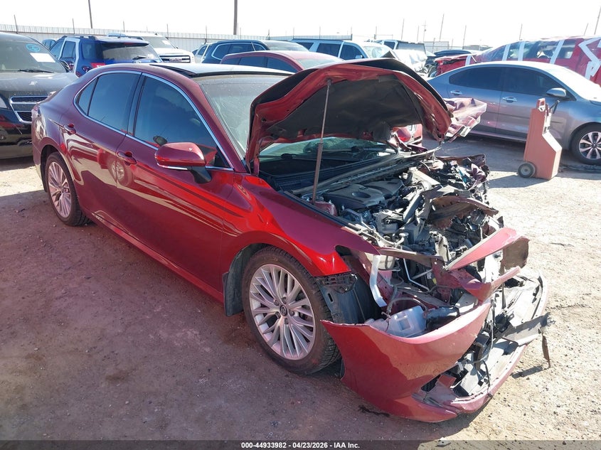 TOYOTA CAMRY XLE 2020